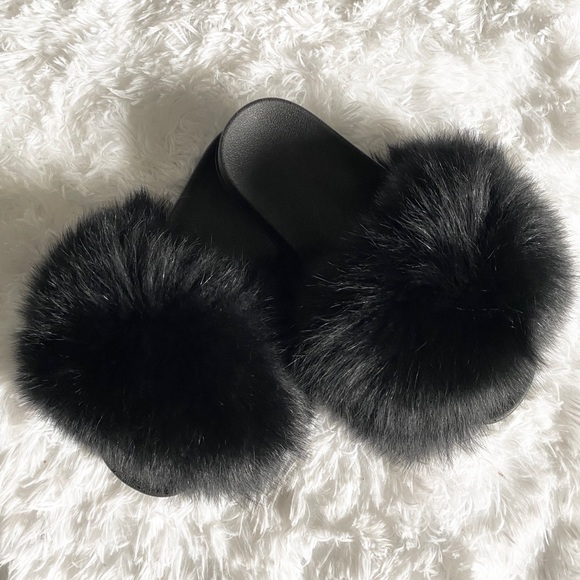 Black Fur Slides - Picture 1 of 1